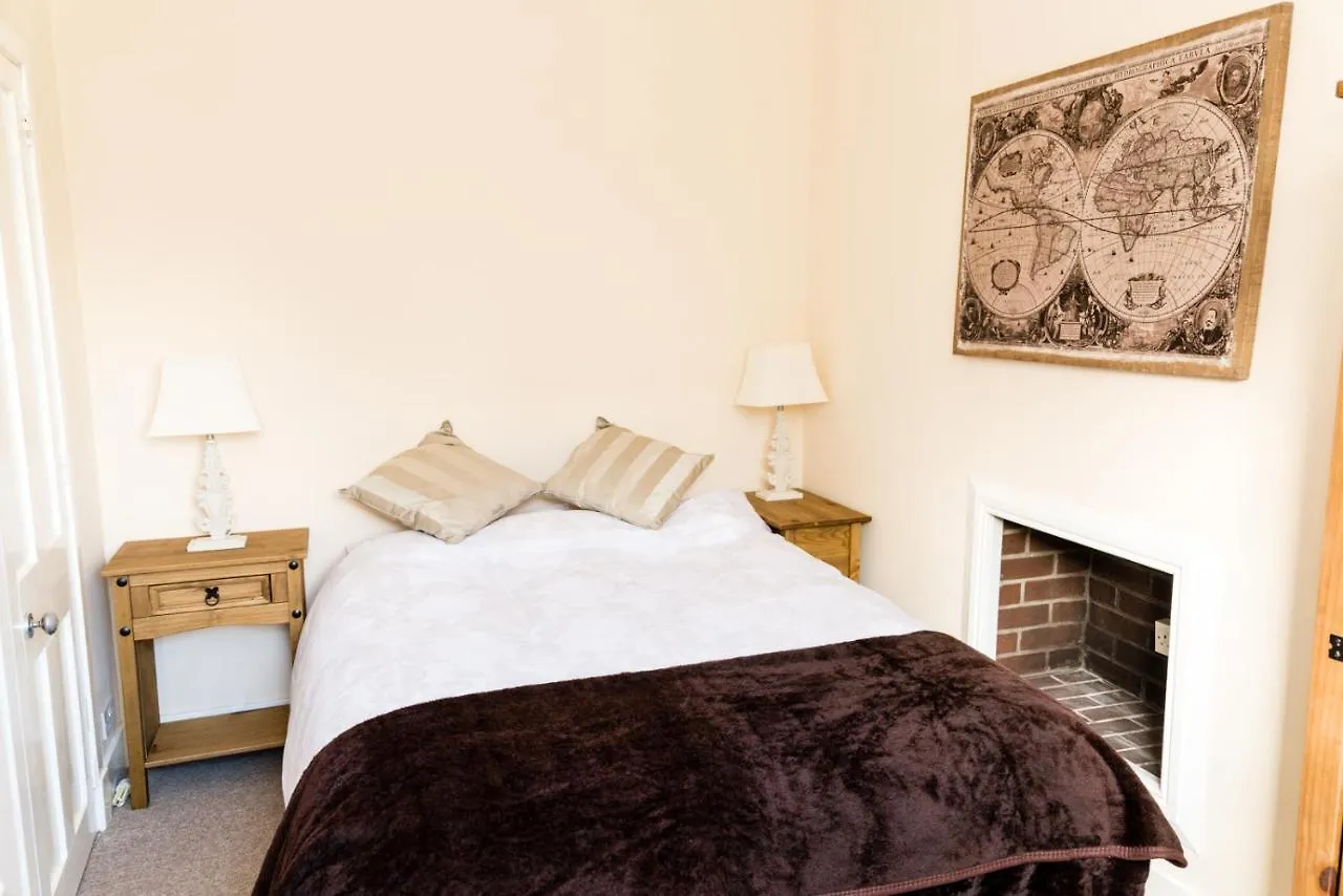 Stylish 2 Bedroom, City Centre Apartment 阿伯丁